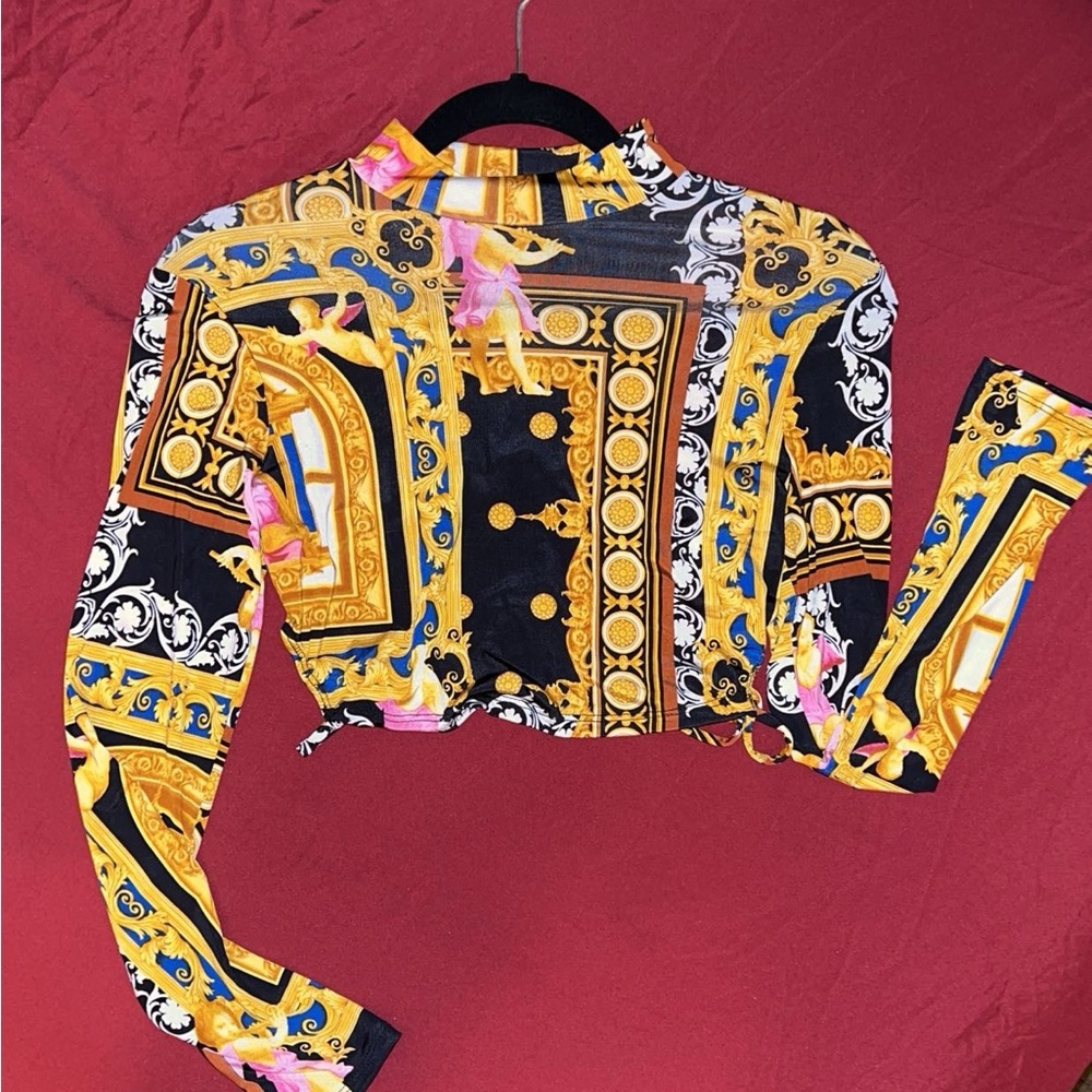 Great Crop Top With So Much Detail 🔥 🔥 🔥